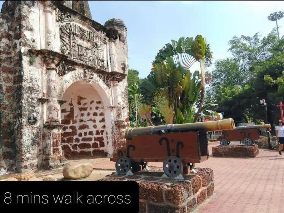 2 Bedroom Apartment Next To Historical Spots Malacca Екстер'єр фото